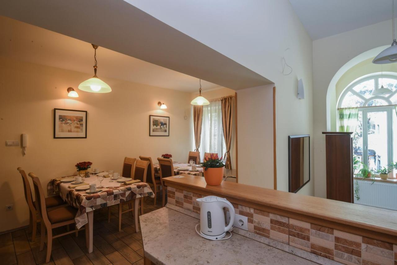 Centrum Vendeghaz إغير المظهر الخارجي الصورة